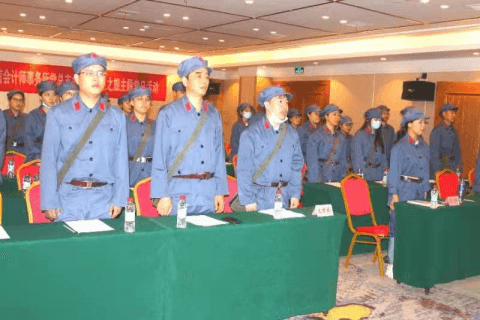 走革命圣地  承红色精神